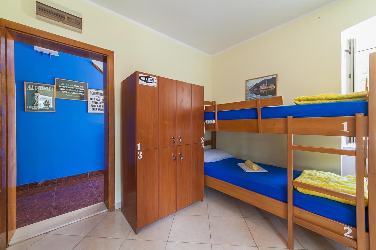 Montenegro Hostel 4U Kotor Eksteriør billede